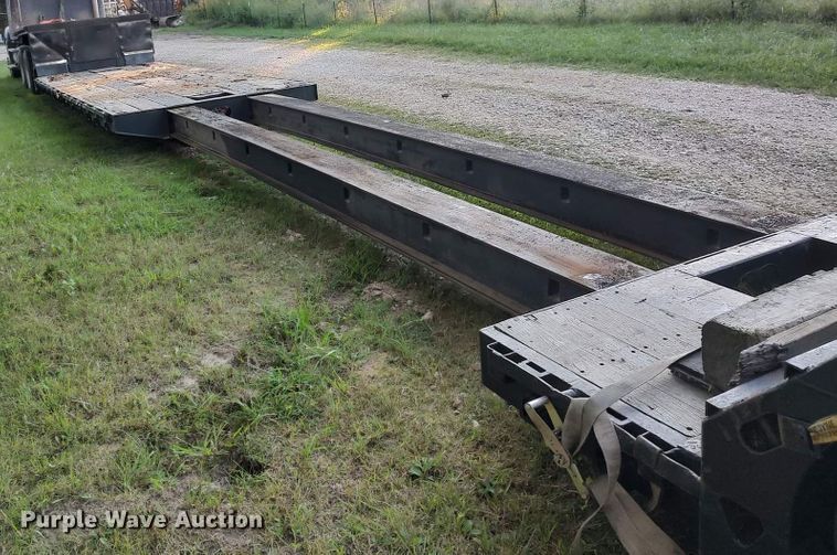 image for item JM9226 1997 Trail King  lowboy equipment trailer