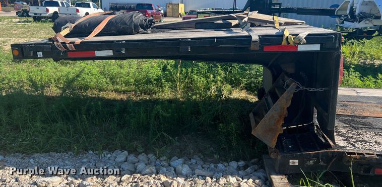 image for item JM9226 1997 Trail King  lowboy equipment trailer