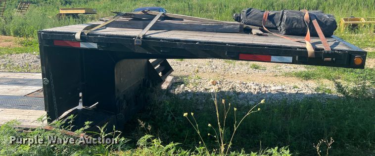 image for item JM9226 1997 Trail King  lowboy equipment trailer