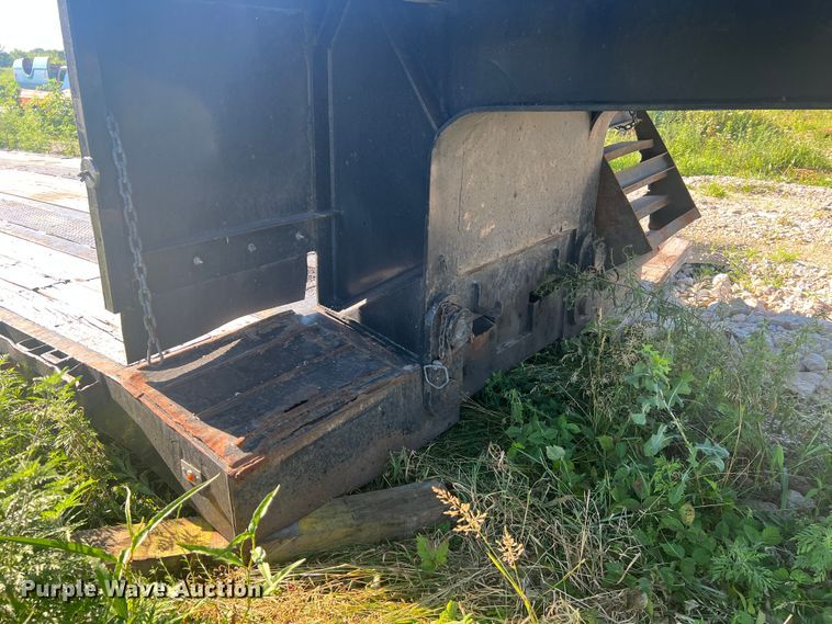 image for item JM9226 1997 Trail King  lowboy equipment trailer