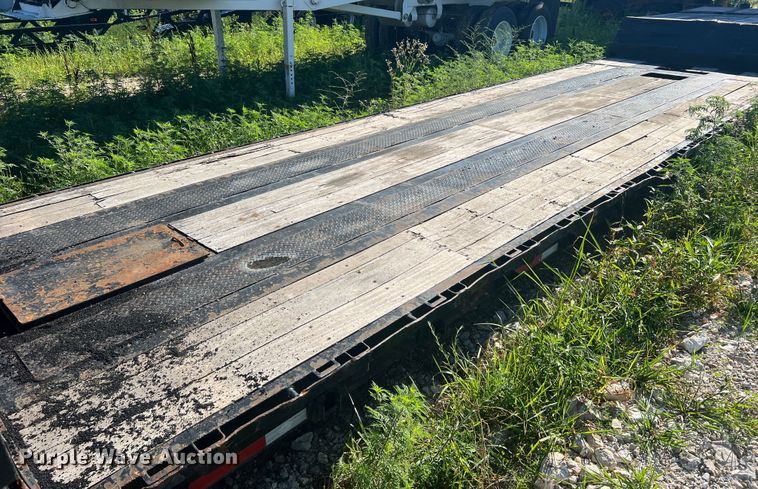 image for item JM9226 1997 Trail King  lowboy equipment trailer