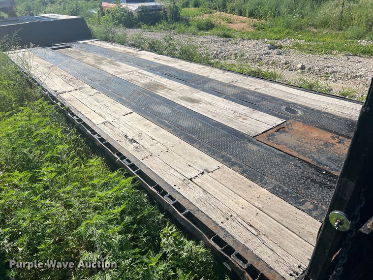 image for item JM9226 1997 Trail King  lowboy equipment trailer