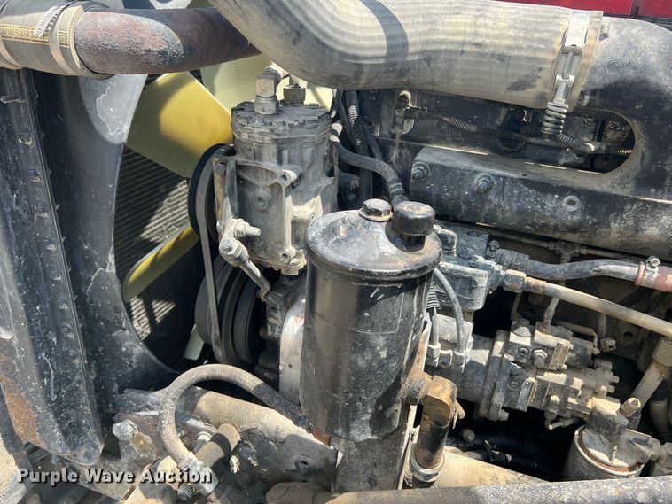 image for item JM9286 2001 Freightliner FLD120  semi truck