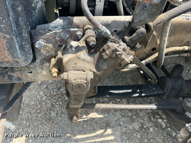 image for item JM9286 2001 Freightliner FLD120  semi truck