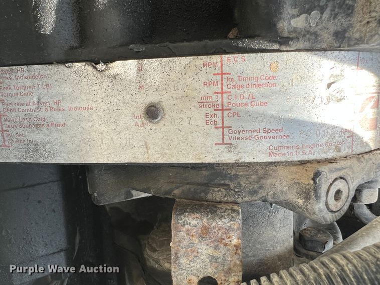 image for item JM9286 2001 Freightliner FLD120  semi truck