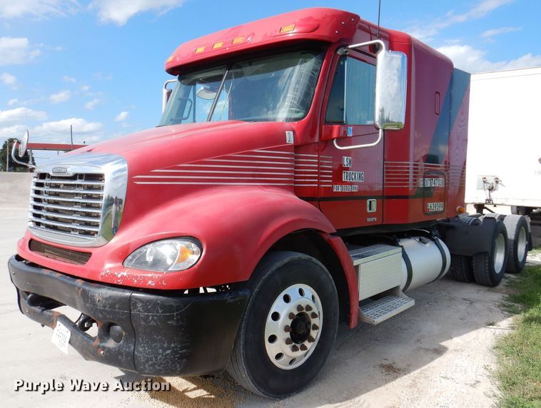 image for item JO9033 2008 Freightliner Columbia  glider kit semi truck