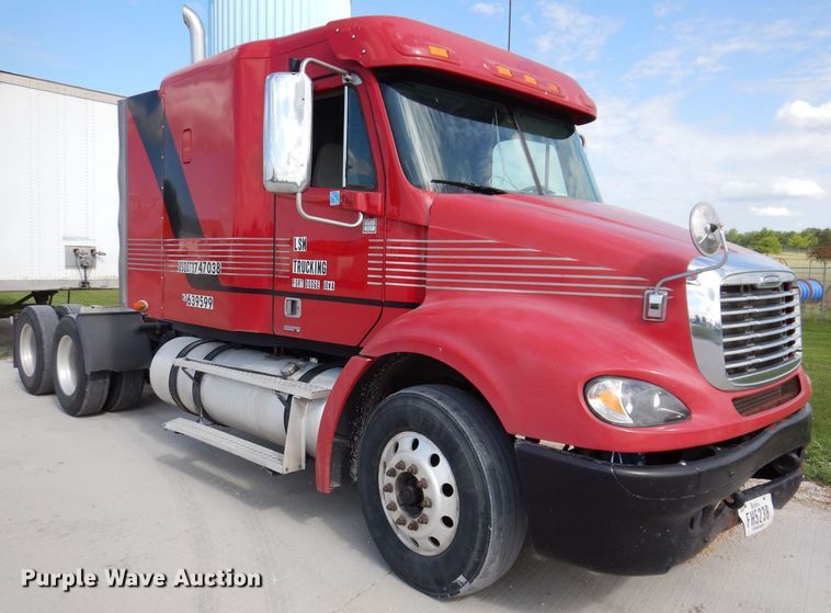 image for item JO9033 2008 Freightliner Columbia  glider kit semi truck