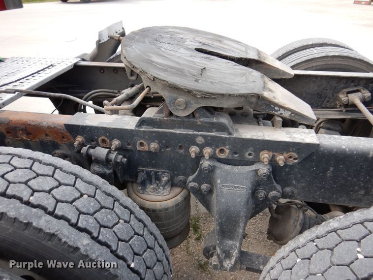 image for item JO9033 2008 Freightliner Columbia  glider kit semi truck