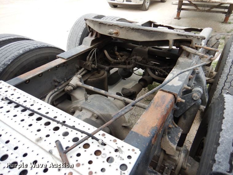 image for item JO9033 2008 Freightliner Columbia  glider kit semi truck