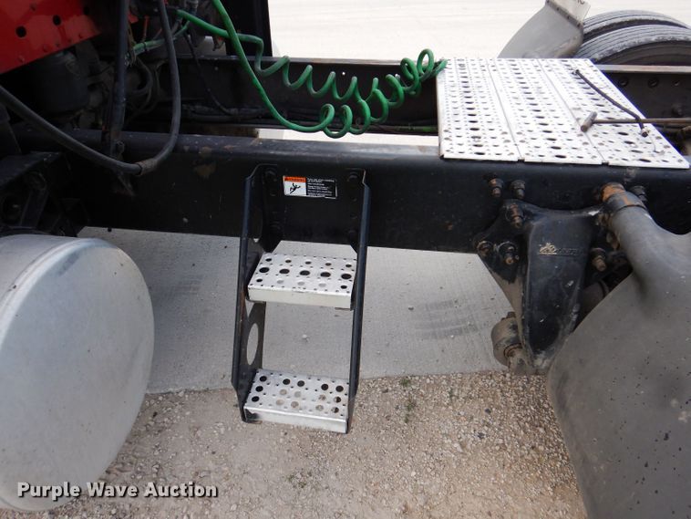 image for item JO9033 2008 Freightliner Columbia  glider kit semi truck