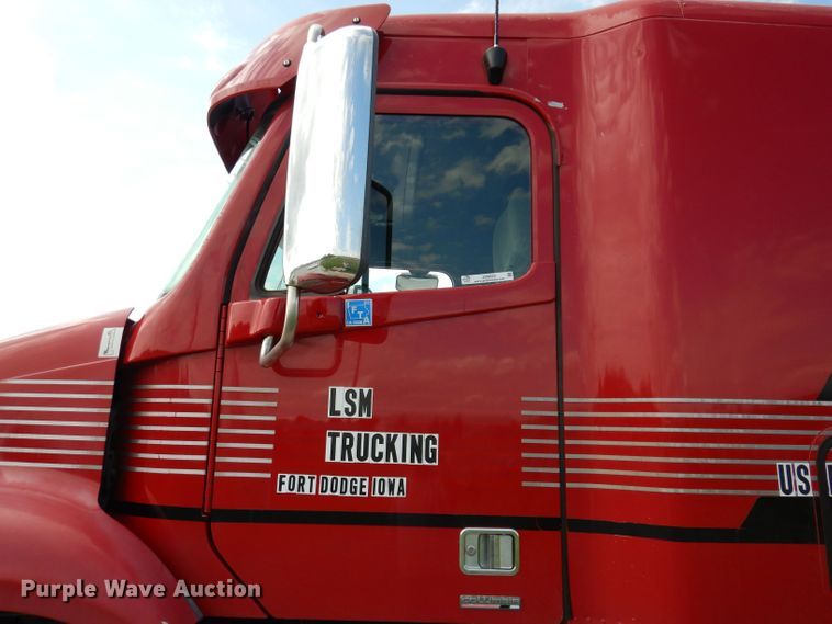 image for item JO9033 2008 Freightliner Columbia  glider kit semi truck