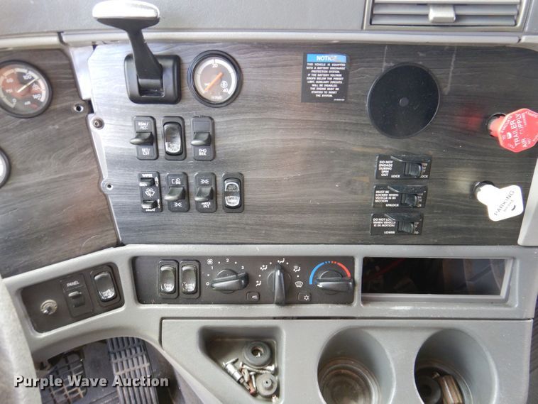 image for item JO9033 2008 Freightliner Columbia  glider kit semi truck