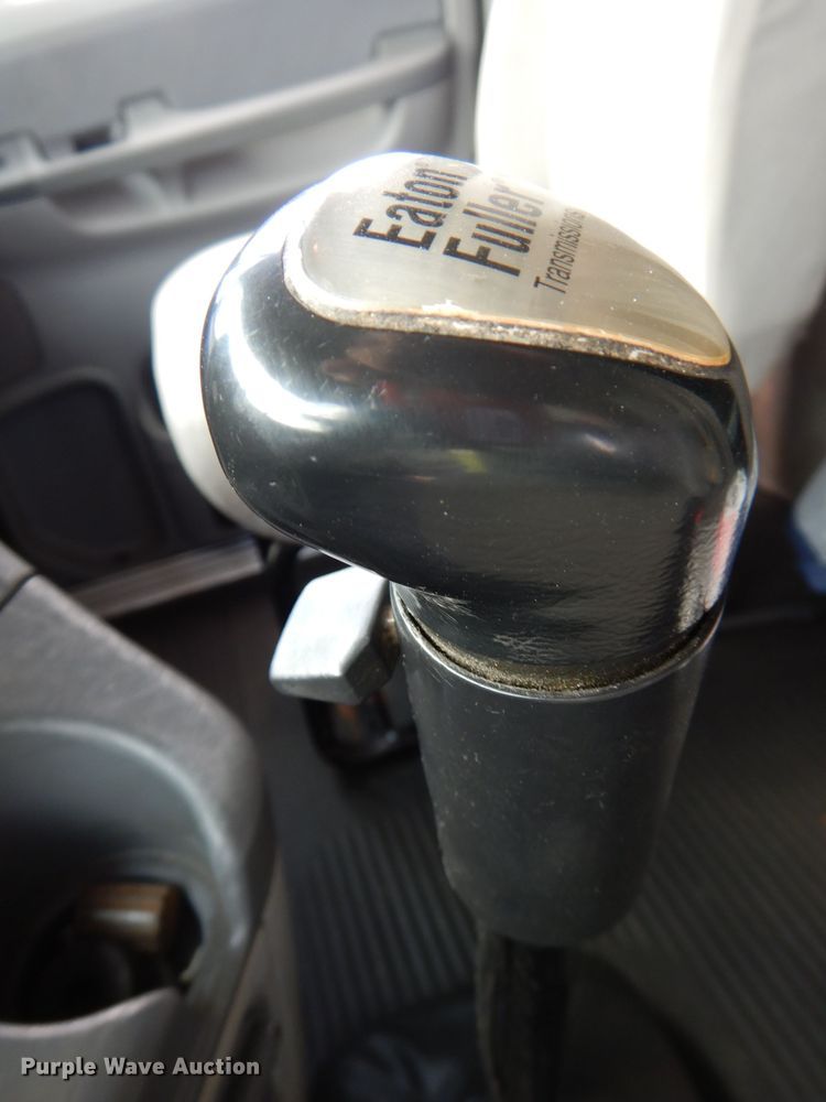 image for item JO9033 2008 Freightliner Columbia  glider kit semi truck