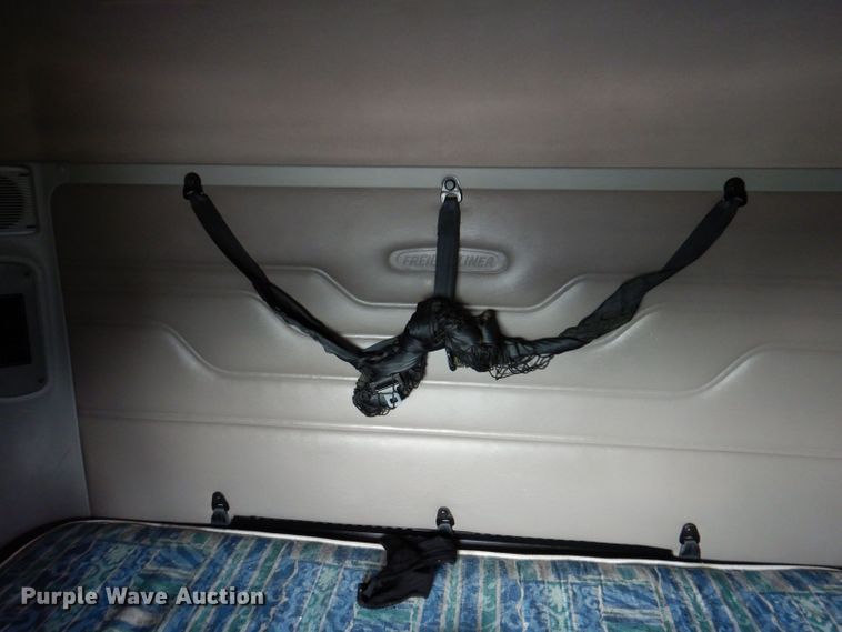 image for item JO9033 2008 Freightliner Columbia  glider kit semi truck