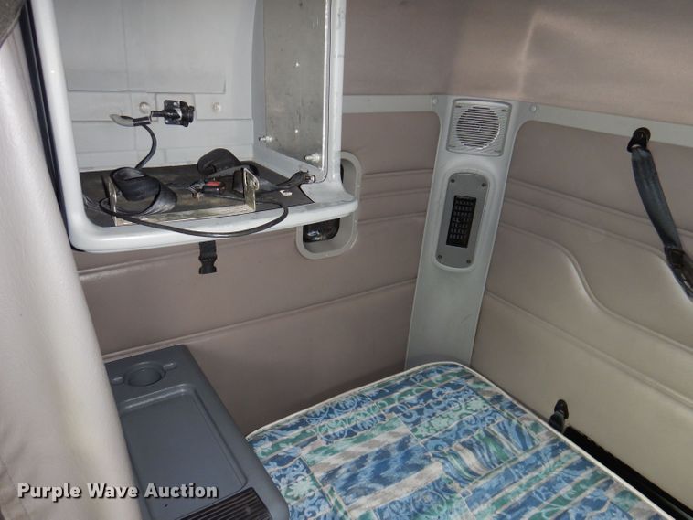 image for item JO9033 2008 Freightliner Columbia  glider kit semi truck