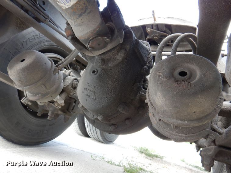 image for item JO9033 2008 Freightliner Columbia  glider kit semi truck