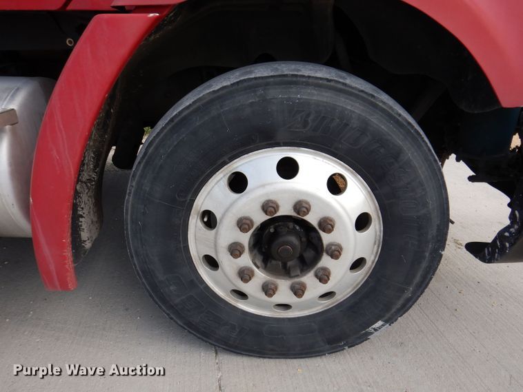 image for item JO9033 2008 Freightliner Columbia  glider kit semi truck