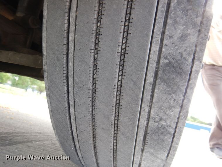 image for item JO9033 2008 Freightliner Columbia  glider kit semi truck