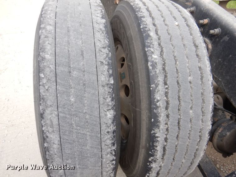 image for item JO9033 2008 Freightliner Columbia  glider kit semi truck