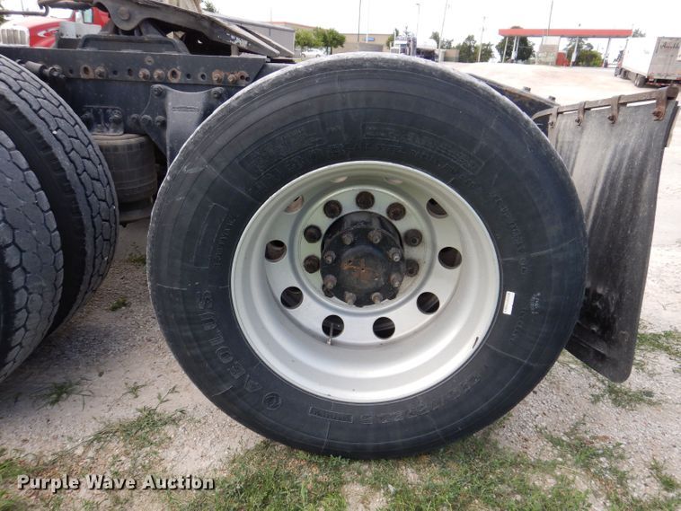 image for item JO9033 2008 Freightliner Columbia  glider kit semi truck