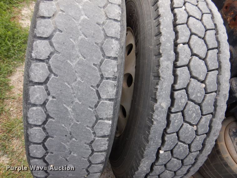 image for item JO9033 2008 Freightliner Columbia  glider kit semi truck