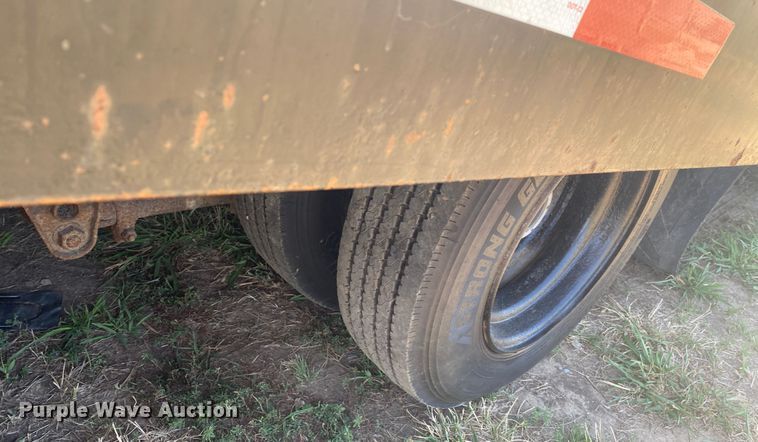 image for item JW9472 1997 Duo Lift T242D-24  drop tilt deck equipment trailer