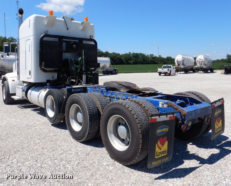 image for item KF9616 2014 Peterbilt 367  semi truck