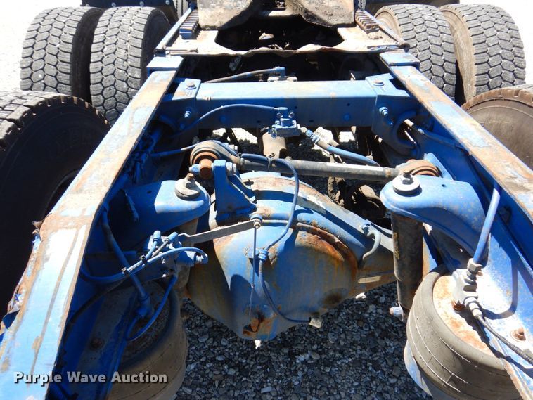 image for item KF9616 2014 Peterbilt 367  semi truck