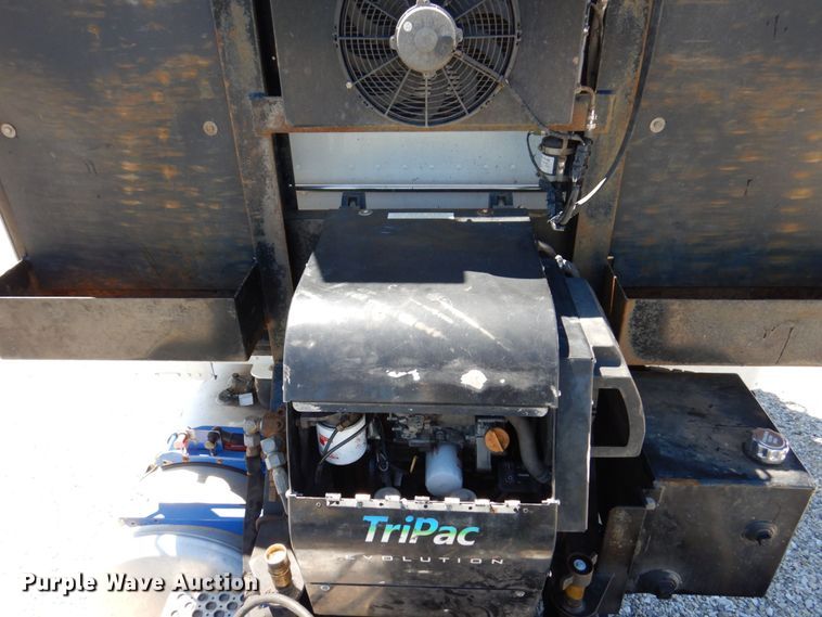 image for item KF9616 2014 Peterbilt 367  semi truck