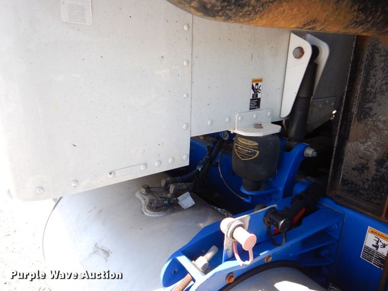 image for item KF9616 2014 Peterbilt 367  semi truck