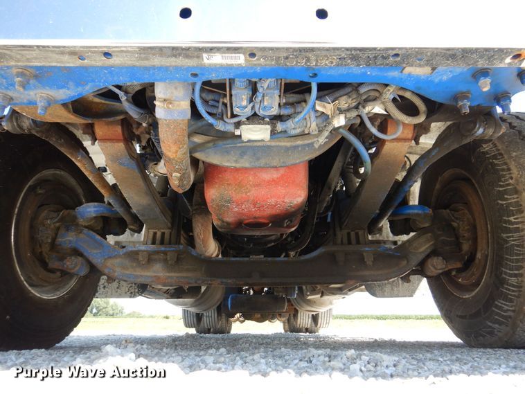 image for item KF9616 2014 Peterbilt 367  semi truck