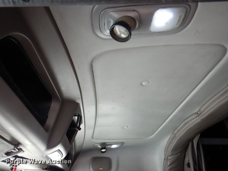 image for item KF9616 2014 Peterbilt 367  semi truck