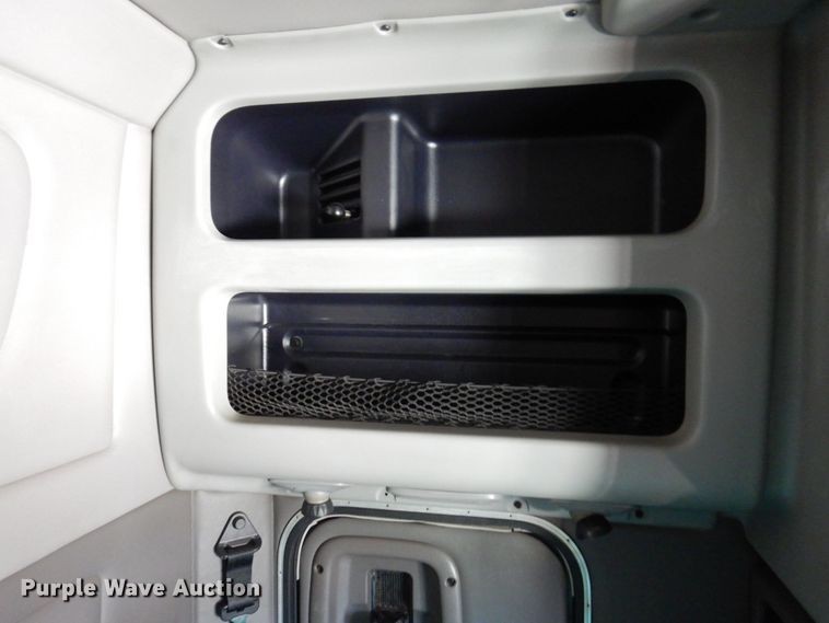 image for item KF9616 2014 Peterbilt 367  semi truck