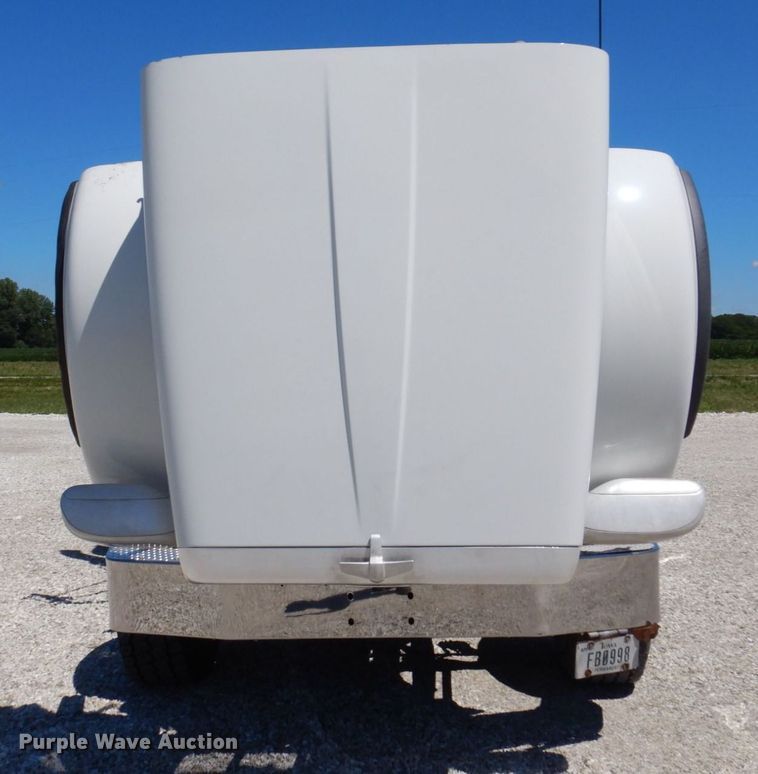 image for item KF9616 2014 Peterbilt 367  semi truck