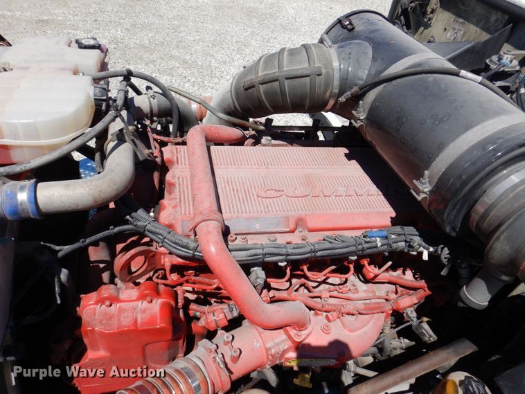 image for item KF9616 2014 Peterbilt 367  semi truck