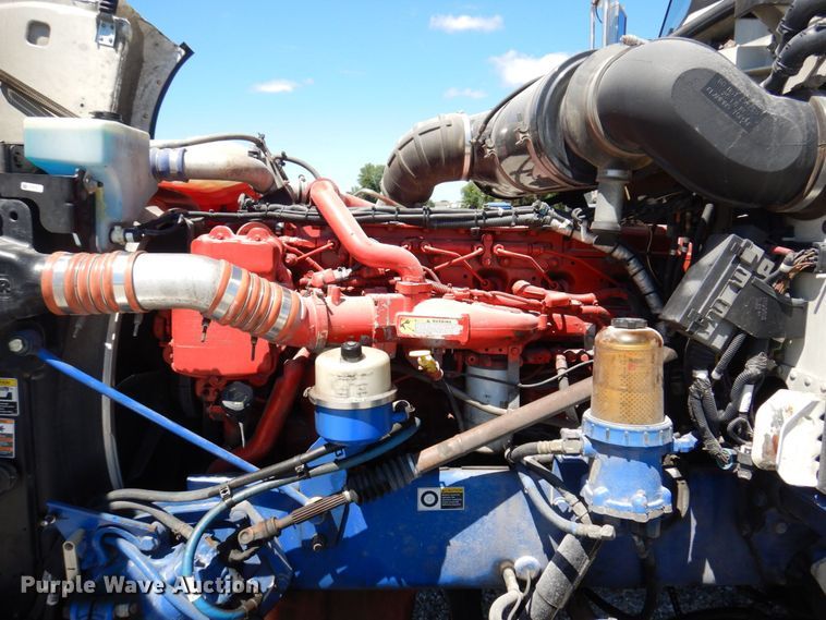 image for item KF9616 2014 Peterbilt 367  semi truck