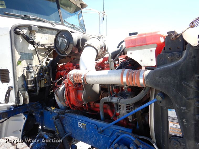 image for item KF9616 2014 Peterbilt 367  semi truck