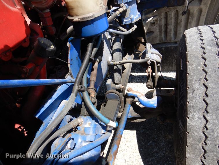 image for item KF9616 2014 Peterbilt 367  semi truck