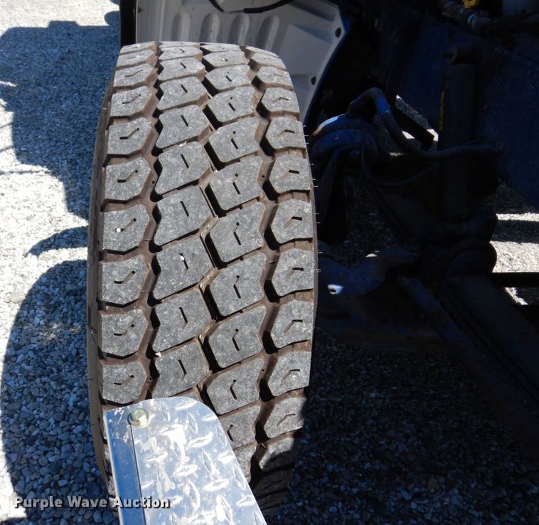 image for item KF9616 2014 Peterbilt 367  semi truck