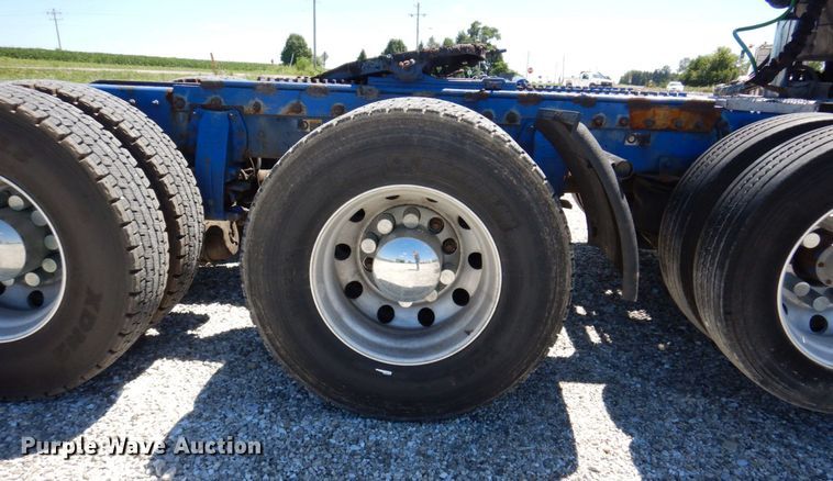 image for item KF9616 2014 Peterbilt 367  semi truck