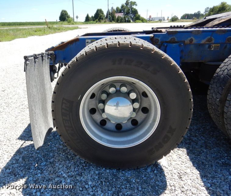 image for item KF9616 2014 Peterbilt 367  semi truck