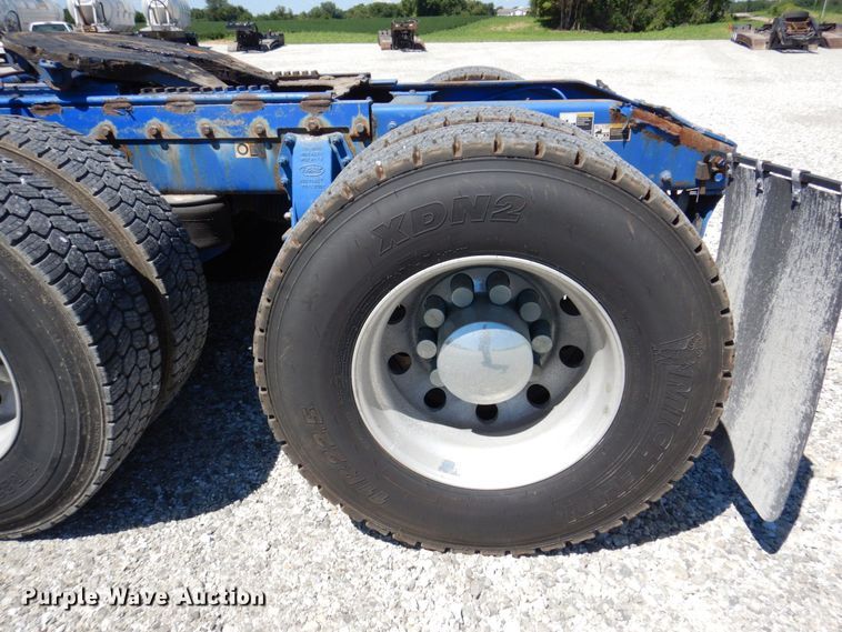 image for item KF9616 2014 Peterbilt 367  semi truck