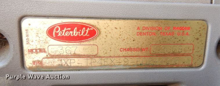 image for item KF9616 2014 Peterbilt 367  semi truck