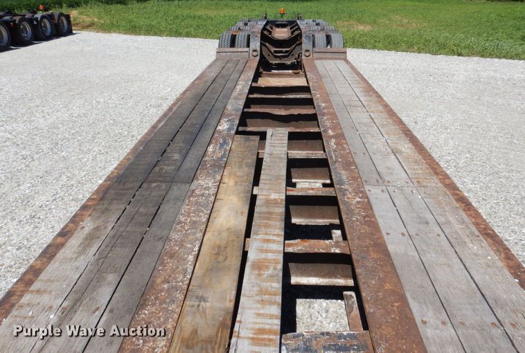 image for item KF9617 2008 Fontaine Magnitude 55H-26  lowboy equipment trailer