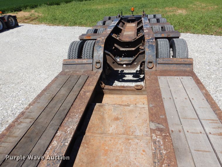 image for item KF9617 2008 Fontaine Magnitude 55H-26  lowboy equipment trailer