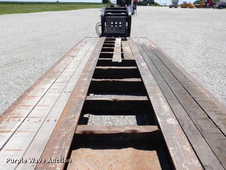 image for item KF9617 2008 Fontaine Magnitude 55H-26  lowboy equipment trailer