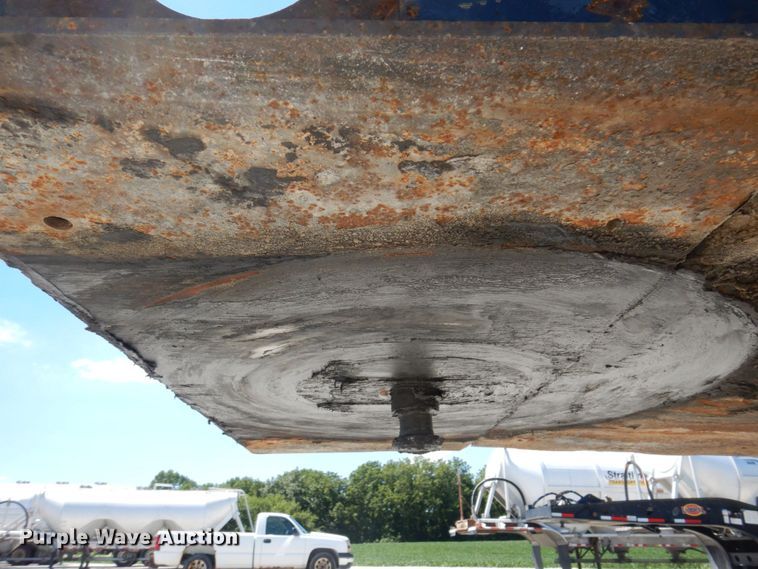 image for item KF9617 2008 Fontaine Magnitude 55H-26  lowboy equipment trailer