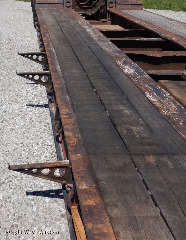 image for item KF9617 2008 Fontaine Magnitude 55H-26  lowboy equipment trailer