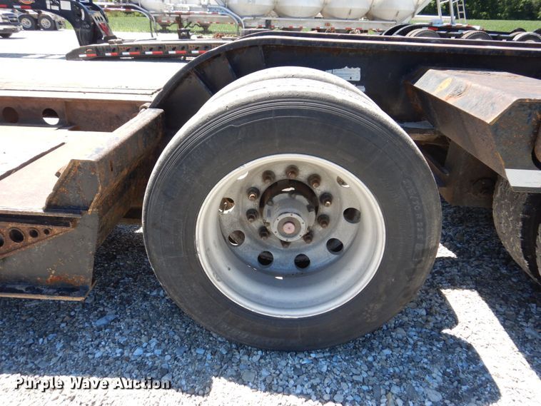 image for item KF9617 2008 Fontaine Magnitude 55H-26  lowboy equipment trailer