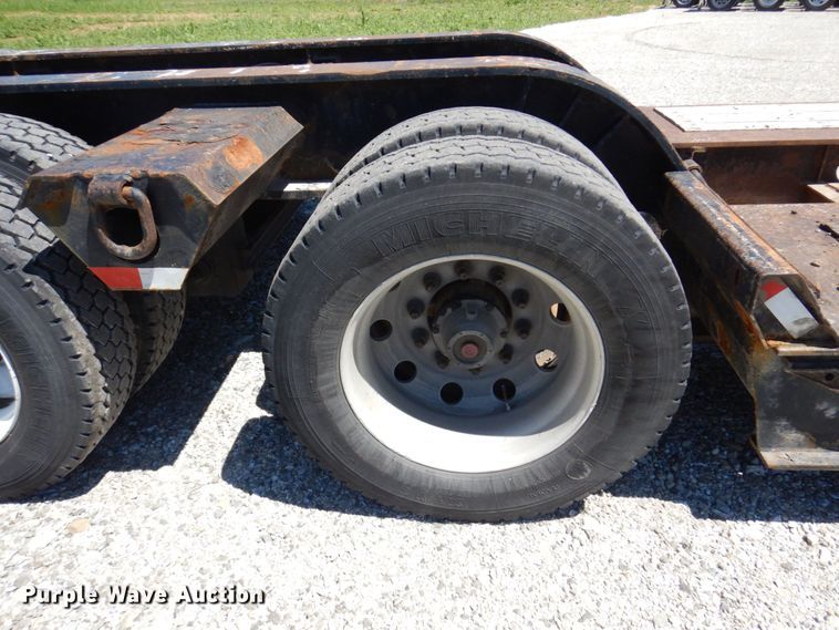 image for item KF9617 2008 Fontaine Magnitude 55H-26  lowboy equipment trailer